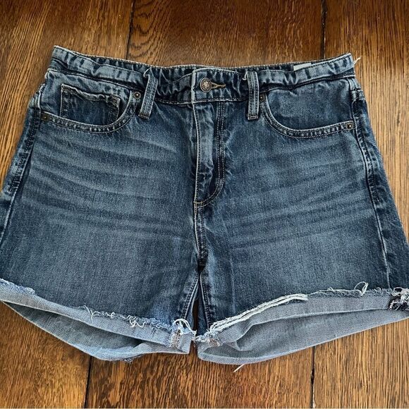 Lucky Brand distressed jean shorts. Size 2/26 - Picture 1 of 5